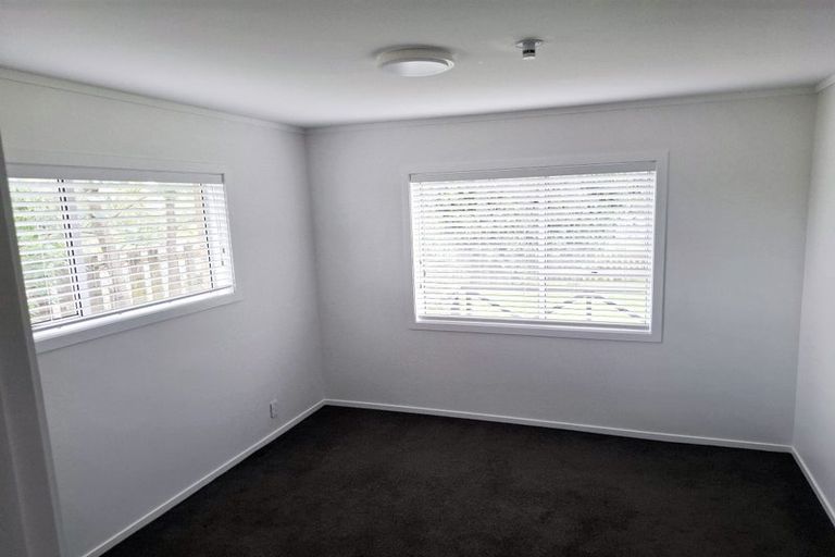Photo of property in 30 Faith Bullock Place, New Lynn, Auckland, 0600