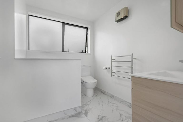 Photo of property in 5/137 View Road, Sunnyvale, Auckland, 0612