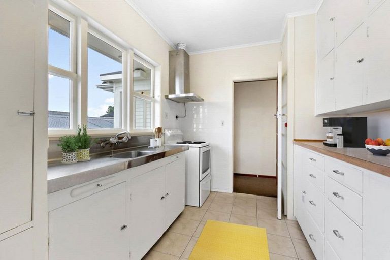 Photo of property in 35 James Laurie Street, Henderson, Auckland, 0612