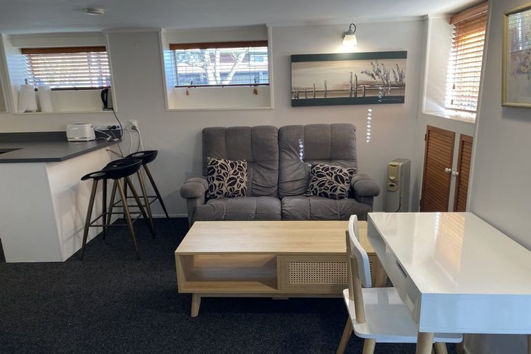 Photo of property in 22 Marie Crescent, Te Atatu South, Auckland, 0610