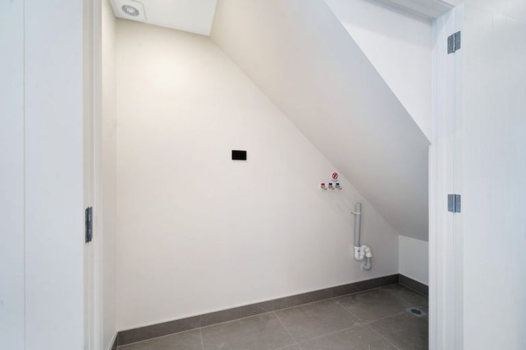 Photo of property in 10/52 Newington Road, Henderson, Auckland, 0612
