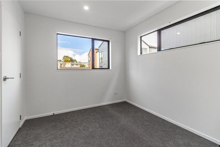 Photo of property in 13 Raupeti Lane, Henderson, 0612