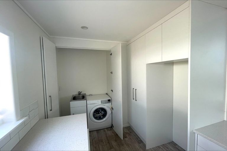Photo of property in 52 Moore Street, Hillcrest, Auckland, 0627