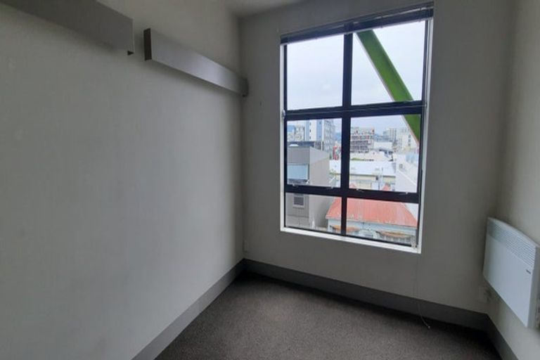 Photo of property in Urbane Apartments, 15/29 Webb Street, Mount Cook, Wellington, 6011