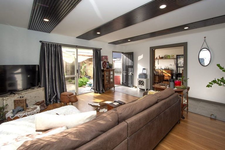 Photo of property in 2/44 Shakespeare Road, Waltham, Christchurch, 8023