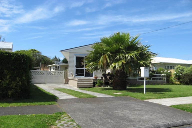 Photo of property in 7 Koru Street, Mangere Bridge, Auckland, 2022