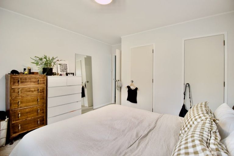 Photo of property in 130 Canongate Street, Birkdale, Auckland, 0626