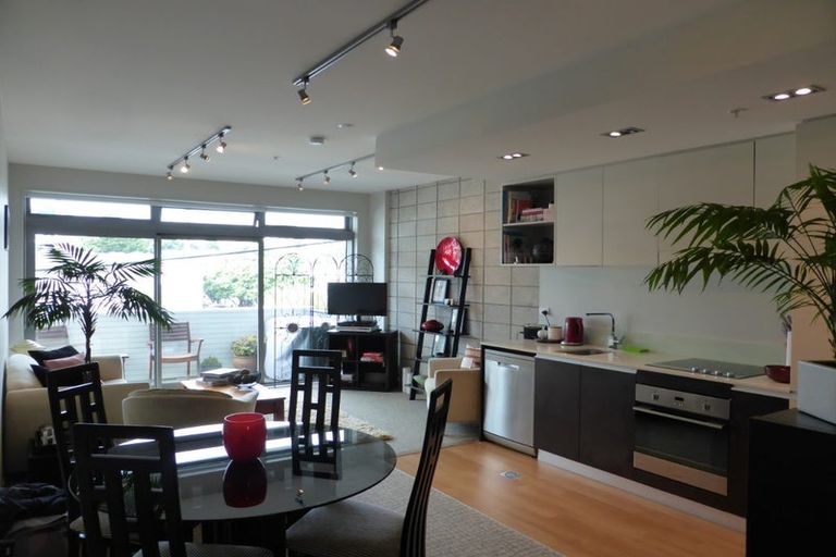 Photo of property in Masina Apartments, 206/80 Riddiford Street, Newtown, Wellington, 6021