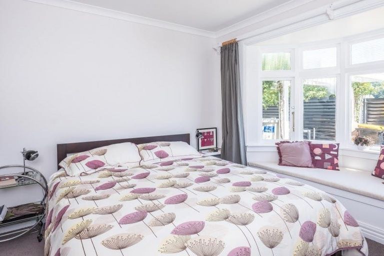 Photo of property in 1 Overtoun Terrace, Hataitai, Wellington, 6021