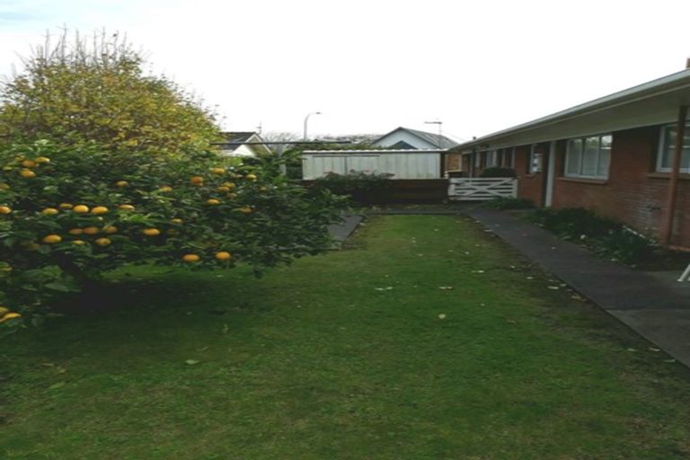 Photo of property in 6b Kent Street, Waiuku, 2123