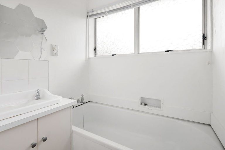 Photo of property in 50a-c Braid Road, St Andrews, Hamilton, 3200