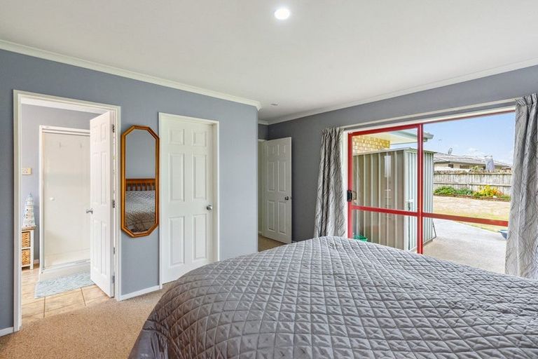 Photo of property in 15 San Priamo Place, Paraparaumu Beach, Paraparaumu, 5032