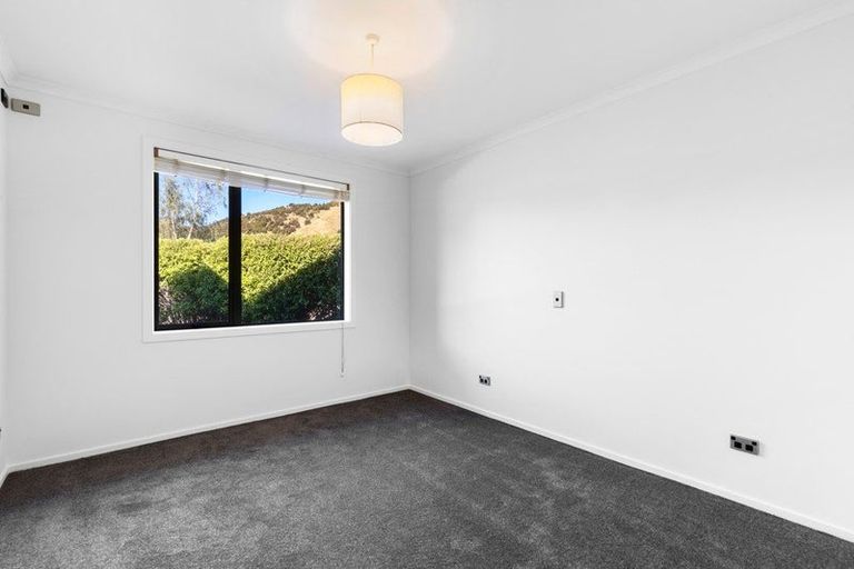 Photo of property in 9a Juno Place, Wanaka, 9305