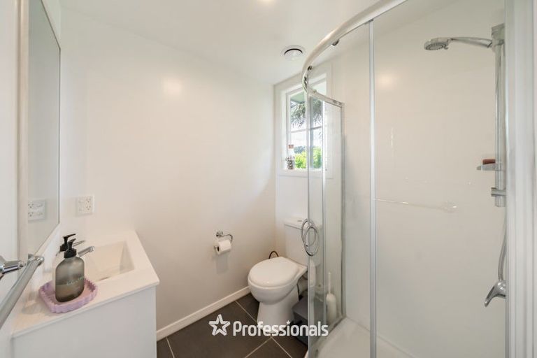 Photo of property in 24 Miromiro Road, Normandale, Lower Hutt, 5010