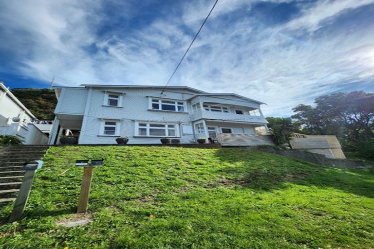 Photo of property in 46 Queens Drive, Lyall Bay, Wellington, 6022
