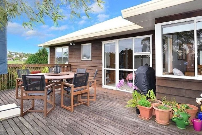 Photo of property in 9 Pelican Lane, Unsworth Heights, Auckland, 0632