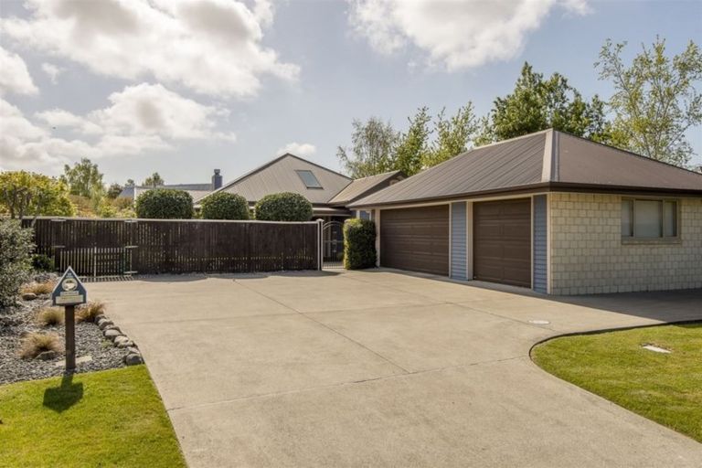Photo of property in 18 Milesbrook Close, Rangiora, 7400