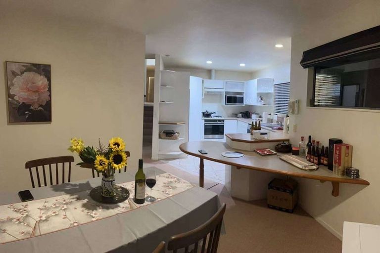 Photo of property in 2 Myers Grove, Churton Park, Wellington, 6037