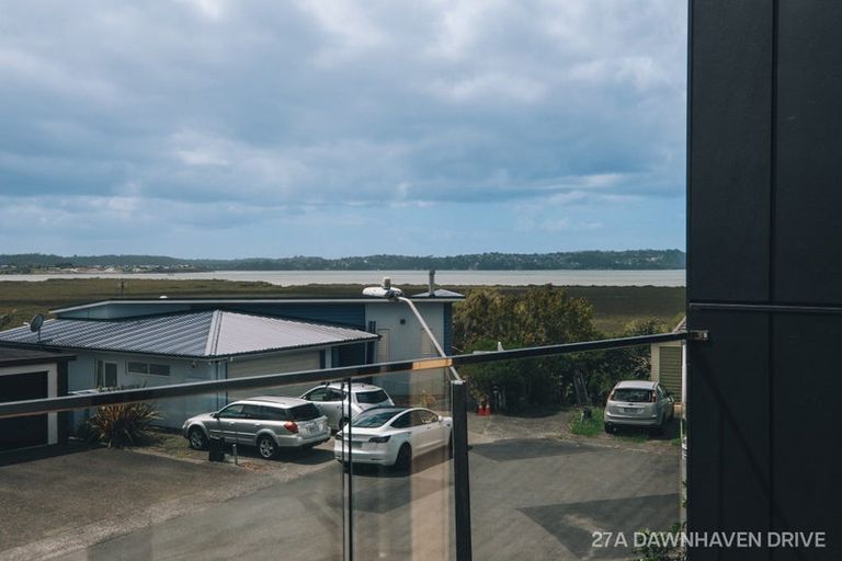 Photo of property in 27b Dawnhaven Drive, Te Atatu Peninsula, Auckland, 0610