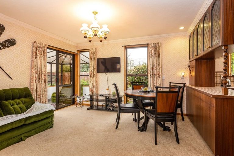 Photo of property in 28 Cricklewood Place, Avonhead, Christchurch, 8042