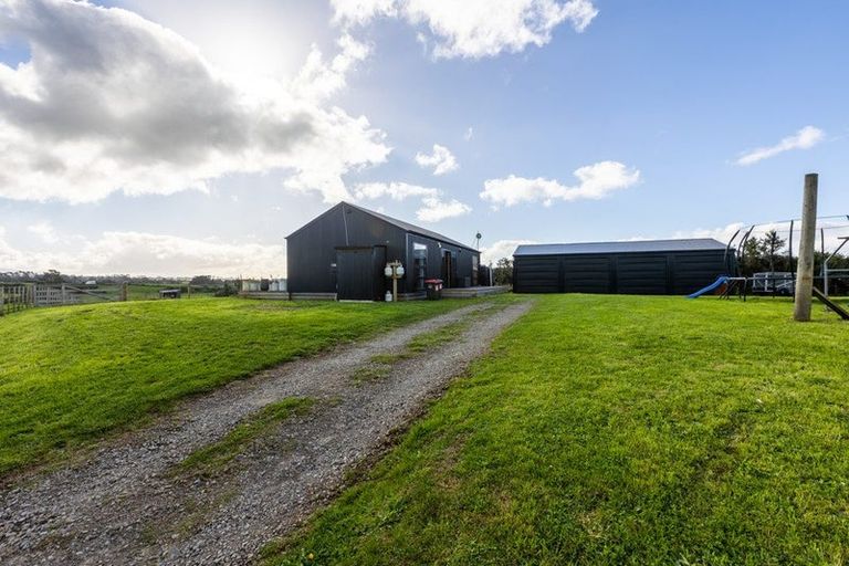 Photo of property in 237 Croydon Road, Midhirst, Stratford, 4394