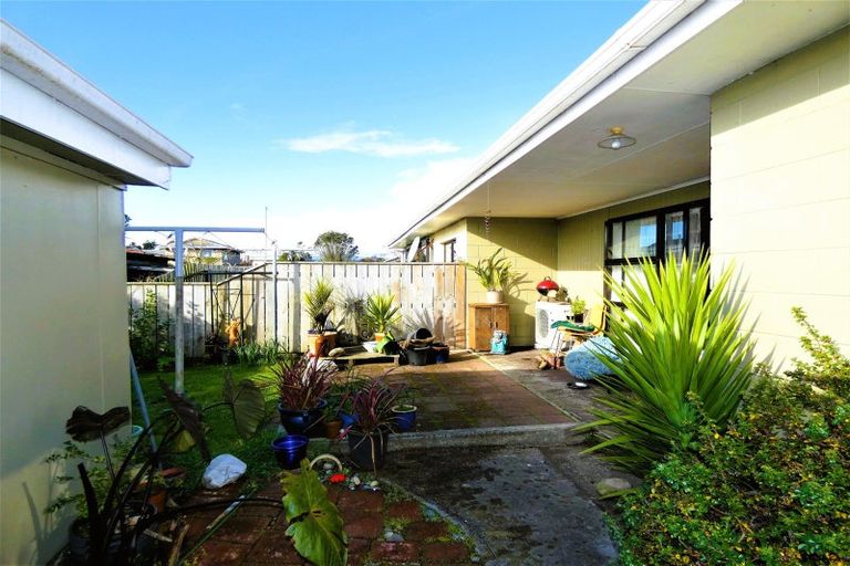 Photo of property in 75b Romilly Street, Westport, 7825