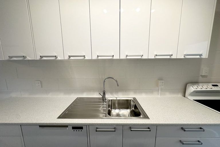 Photo of property in 2/6 Opoia Drive, Hamilton East, Hamilton, 3216