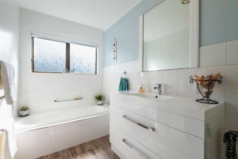 Photo of property in 21a/1 Norman Road, Hauraki, Auckland, 0622