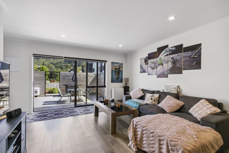 Photo of property in 9u6 Surrey Street, Tawa, Wellington, 5028