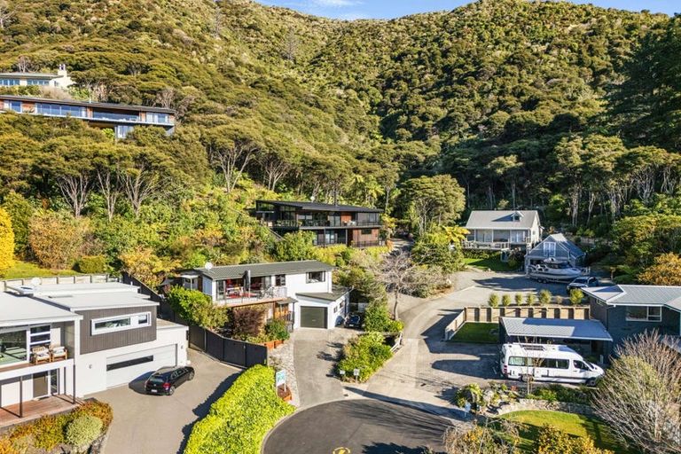 Photo of property in 9a Finlay Grove, Waikawa, Picton, 7220