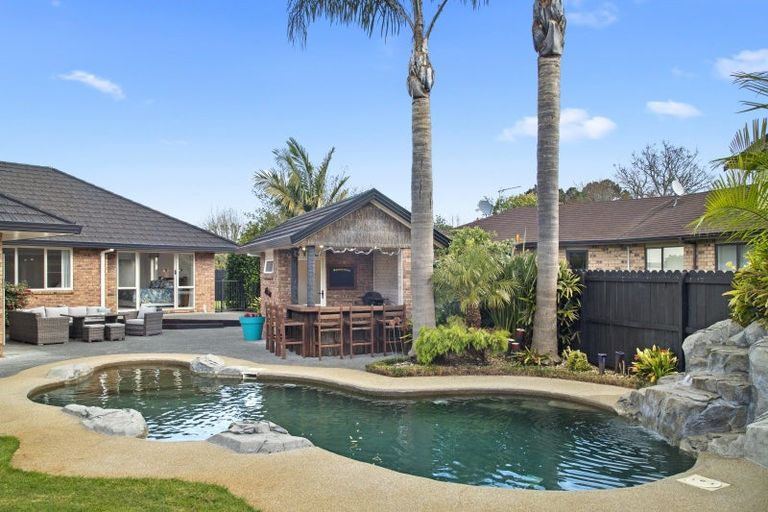 Photo of property in 14 Glencairn Place, Buckland, Pukekohe, 2677