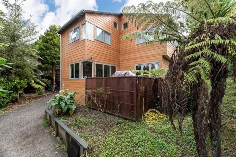 Photo of property in 25 Shetland Street, Glen Eden, Auckland, 0602