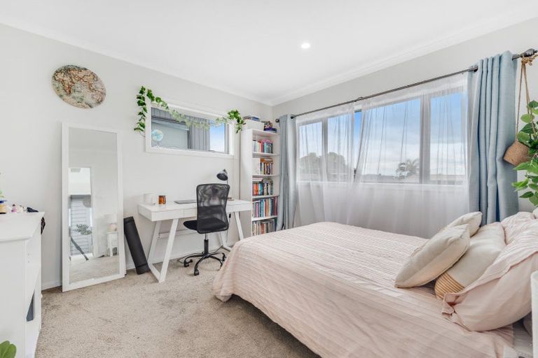 Photo of property in 5 Waihanga Way, Bucklands Beach, Auckland, 2014