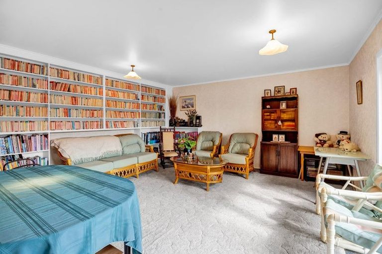 Photo of property in 16 Hunter Street, Hawera, 4610