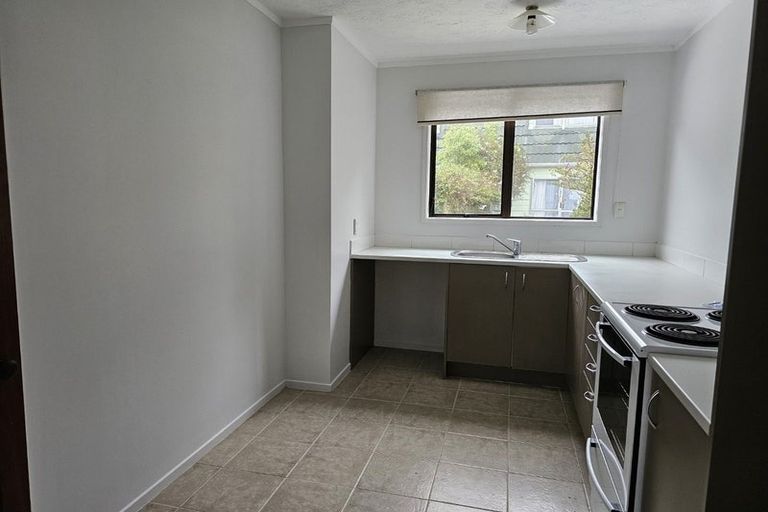 Photo of property in 6/2 Burdendale Grove, Churton Park, Wellington, 6037