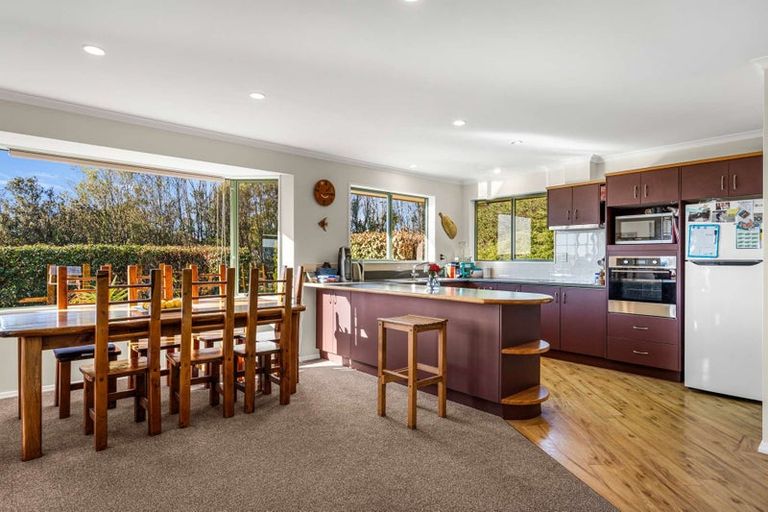 Photo of property in 86 Totara View Road, Wakefield, 7095