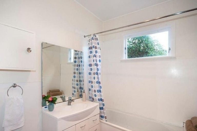Photo of property in 126 Eden Street, Island Bay, Wellington, 6023