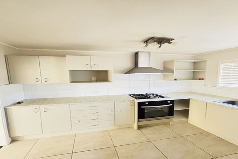 Photo of property in 60 Strid Road, Te Atatu South, Auckland, 0610