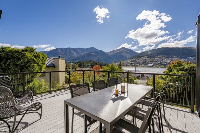 Photo of property in 696 Peninsula Road, Kelvin Heights, Queenstown, 9300