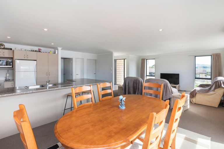 Photo of property in 13 Mcgowan Rise, Tuakau, 2121