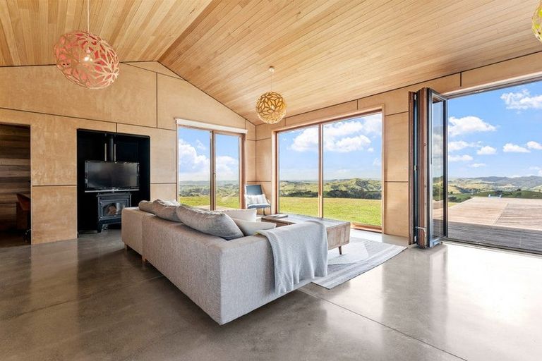 Photo of property in 328 Mainland Road, Kaipara Flats, Warkworth, 0984