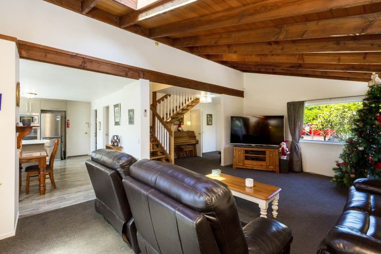 Photo of property in 11 Benzie Avenue, Wallaceville, Upper Hutt, 5018
