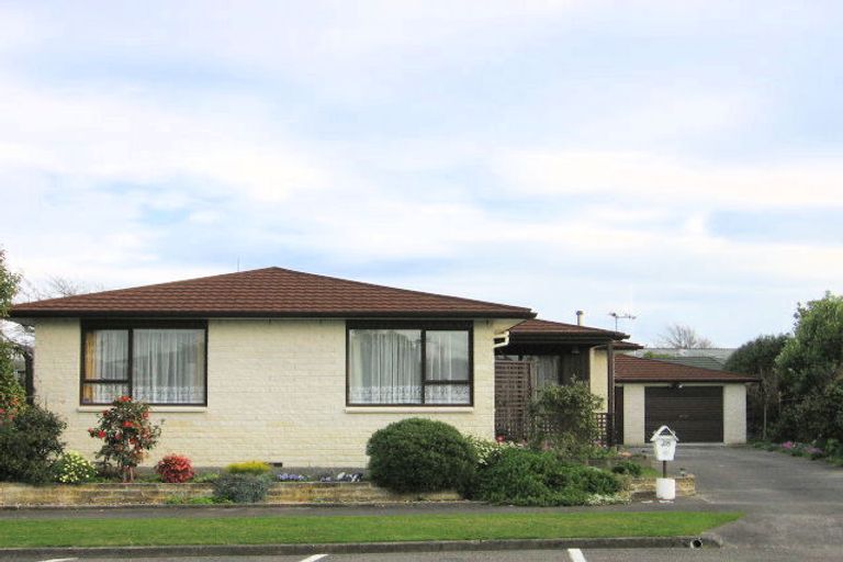 Photo of property in 28 Dorset Crescent, Hokowhitu, Palmerston North, 4410