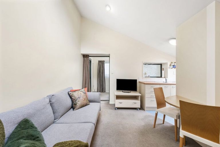 Photo of property in Courtenay Mews Apartments, 14/14u Alpha Street, Te Aro, Wellington, 6011