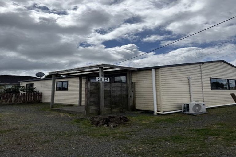 Photo of property in 3 Titoki Street, Te Atatu Peninsula, Auckland, 0610