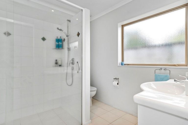 Photo of property in 18 Saint Clair Place, Papamoa Beach, Papamoa, 3118