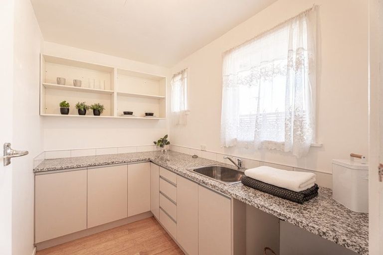 Photo of property in 9 Colina Street, Avonhead, Christchurch, 8042