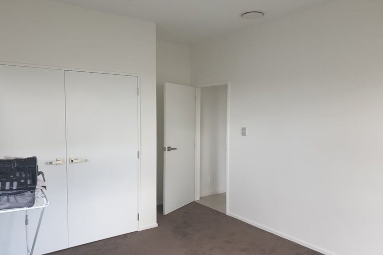Photo of property in 2 Azzurro Way, Flat Bush, Auckland, 2019