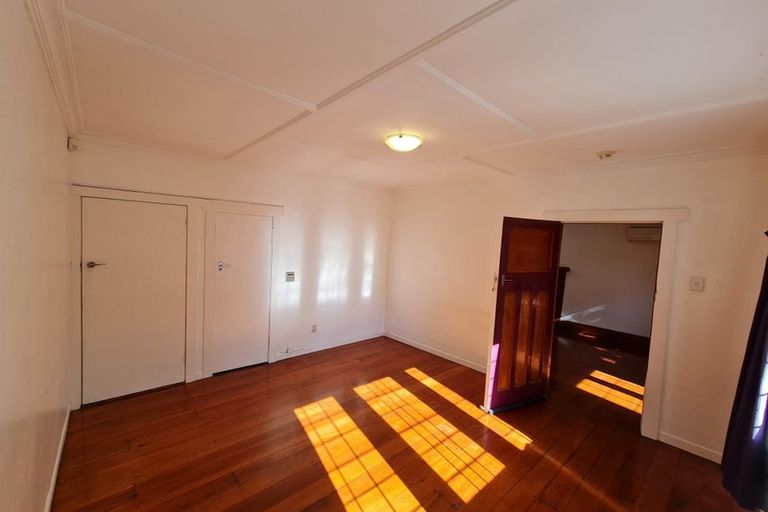 Photo of property in 100 Nairn Street, Mount Cook, Wellington, 6011