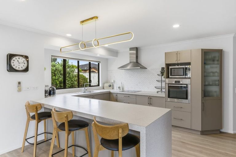 Photo of property in 90 Regent Drive, Paraparaumu Beach, Paraparaumu, 5032